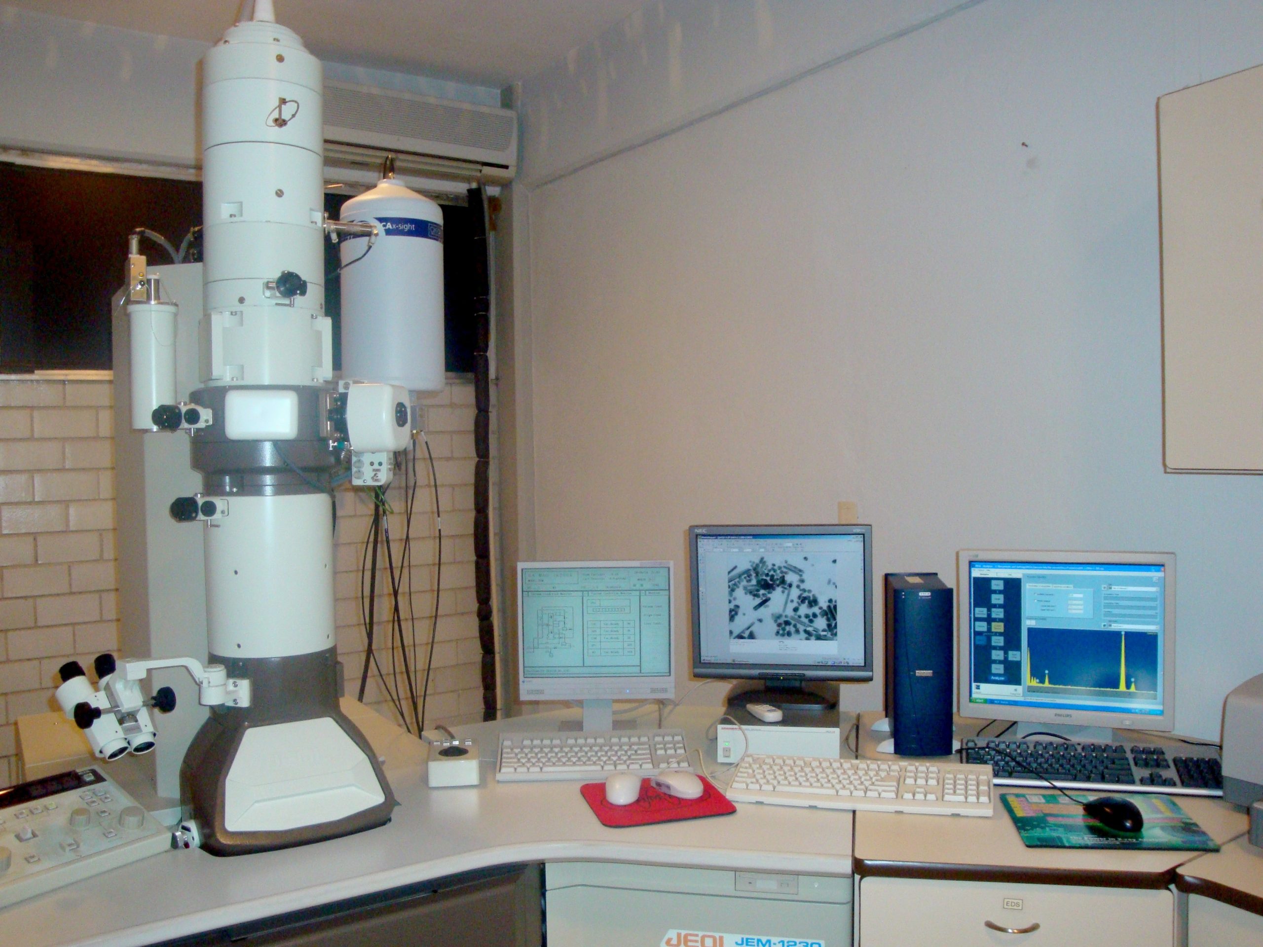 Irradiar Hito puede Qué es y para qué sirve un microscopio electrónico de transmisión (MET)? –  Sinergia