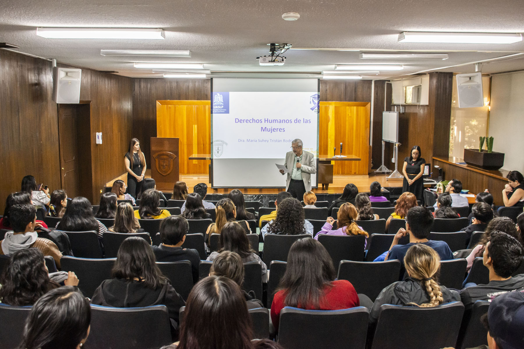 En El Marco Del M Realizan En La UASLP Voces Que Transforman Jornadas En Contra De La